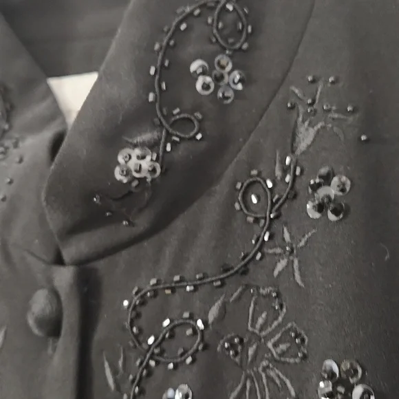 Liz Claiborne, Woman's Sz 12, Sequin Top and Pant set, Black, lined Top$30 - Picture 6 of 13